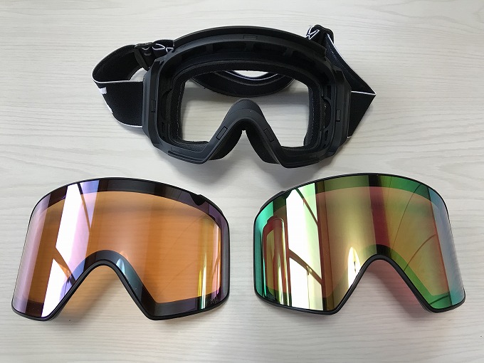 マグネット(磁気レンズ)スノボゴーグルのメリットとデメリット。磁石は