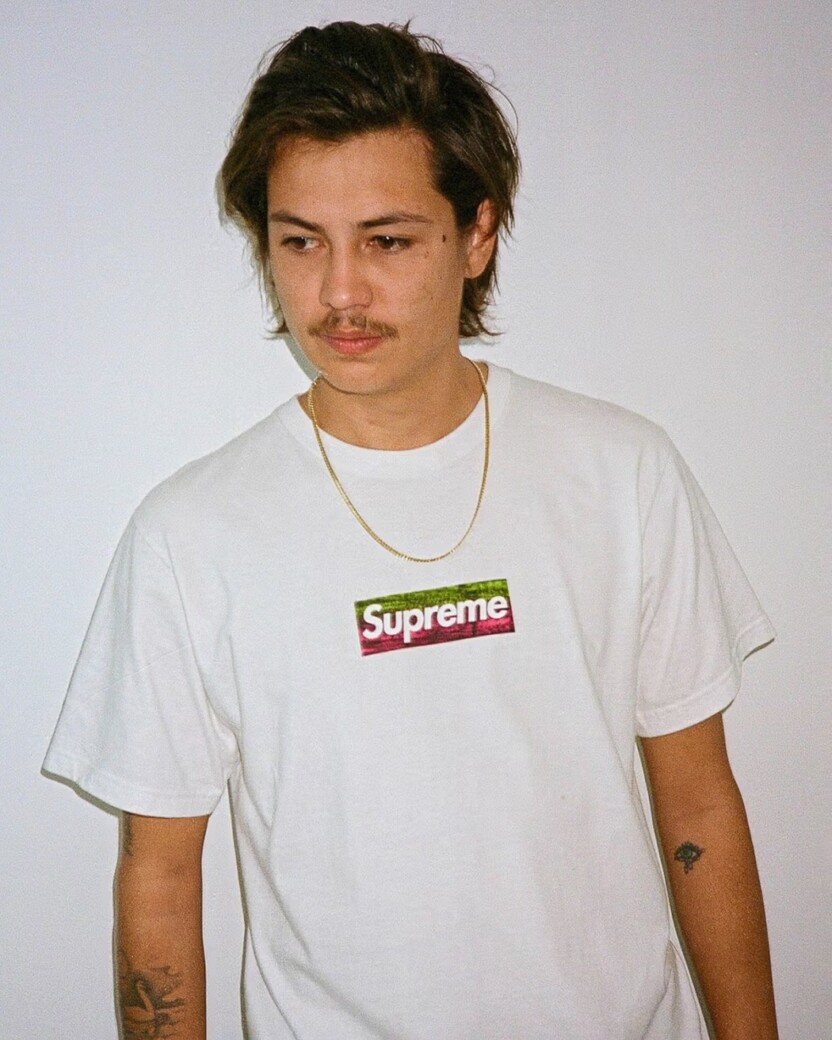 SUPREME 米国LAでの山火事救済ボックスロゴ Tシャツを発売予定