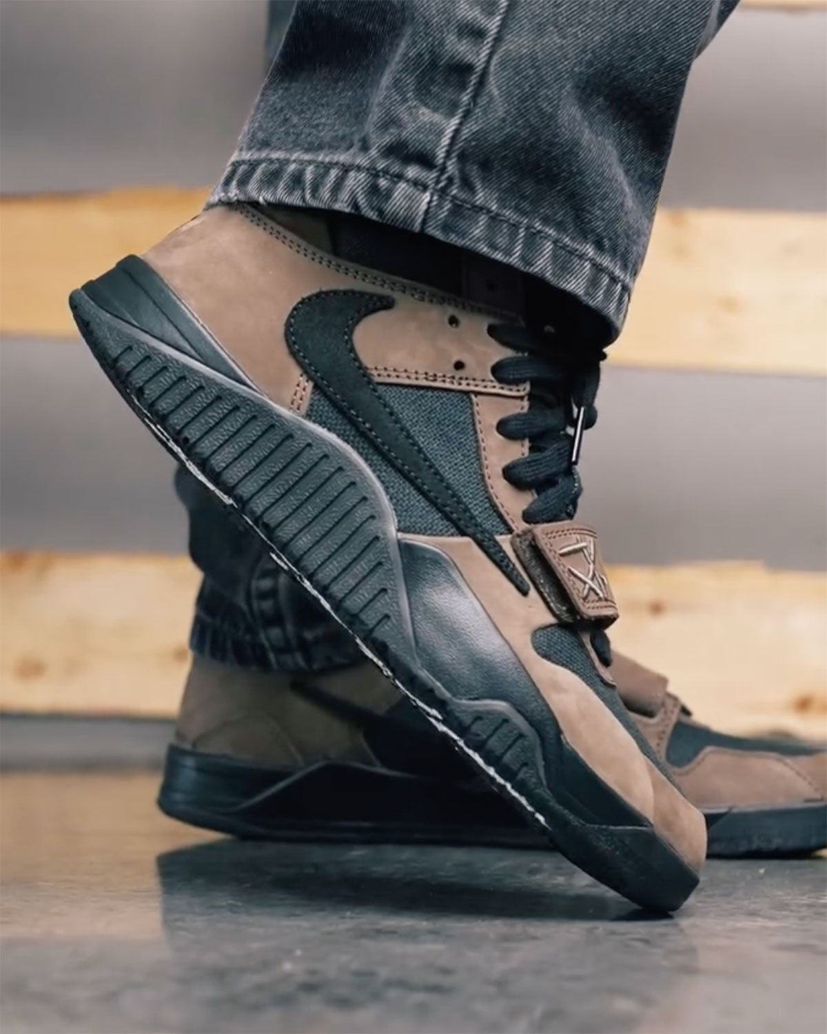 Travis Scott Shoes - Jordan CJ1 T-Rexx | SneakerNews.com