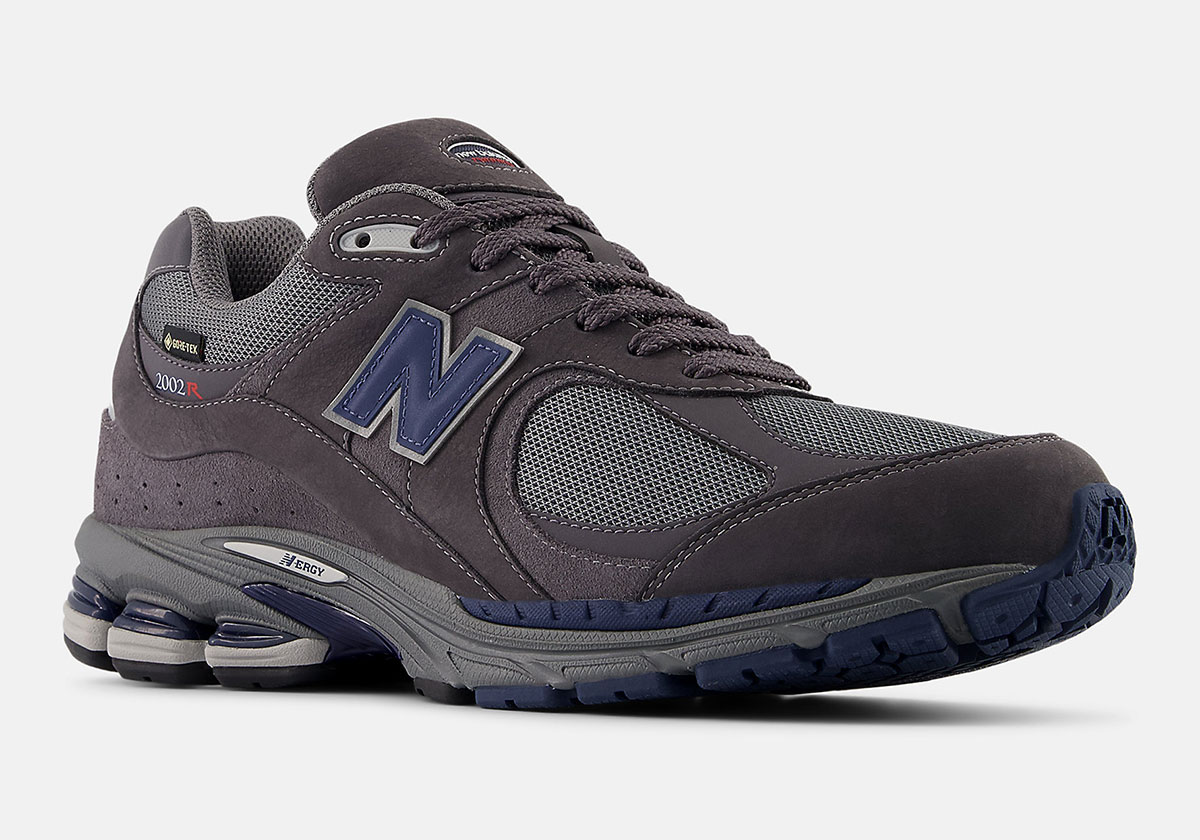 New Balance 2002R GORE-Tex 