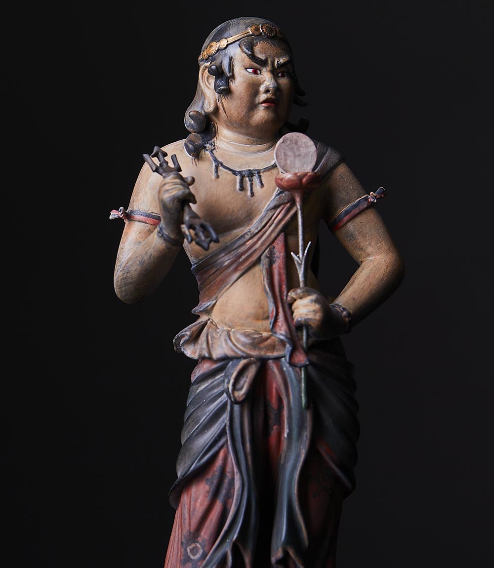 イスム-仏像のもつハイセンスな臨場感を楽しむ