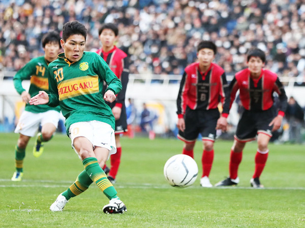 サッカー王国復権へ。静岡学園は勇敢な「伝統のスタイル」を貫く | web