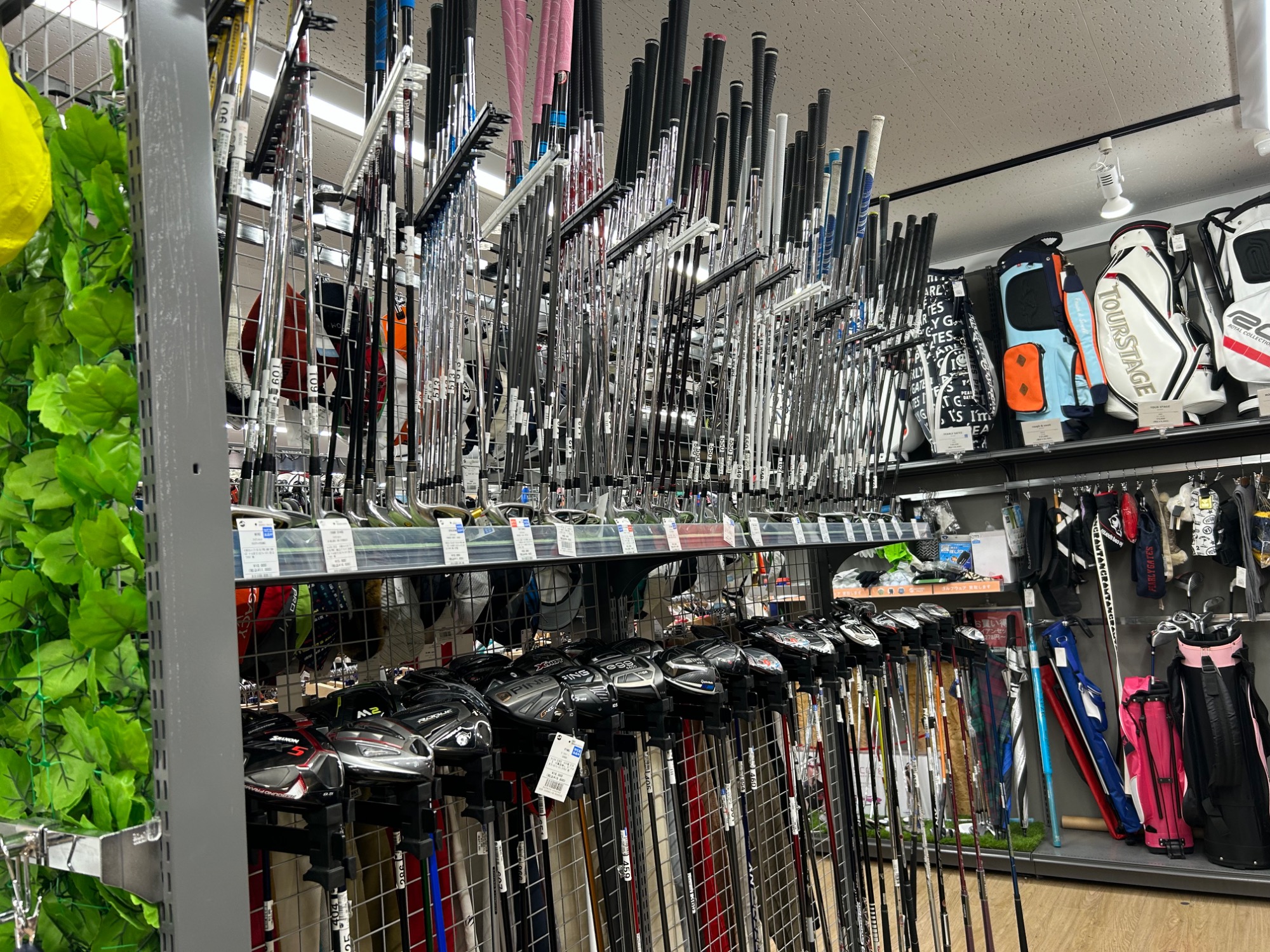 在庫速報】近日入荷のゴルフ用品をご紹介！オンラインでも購入可能です