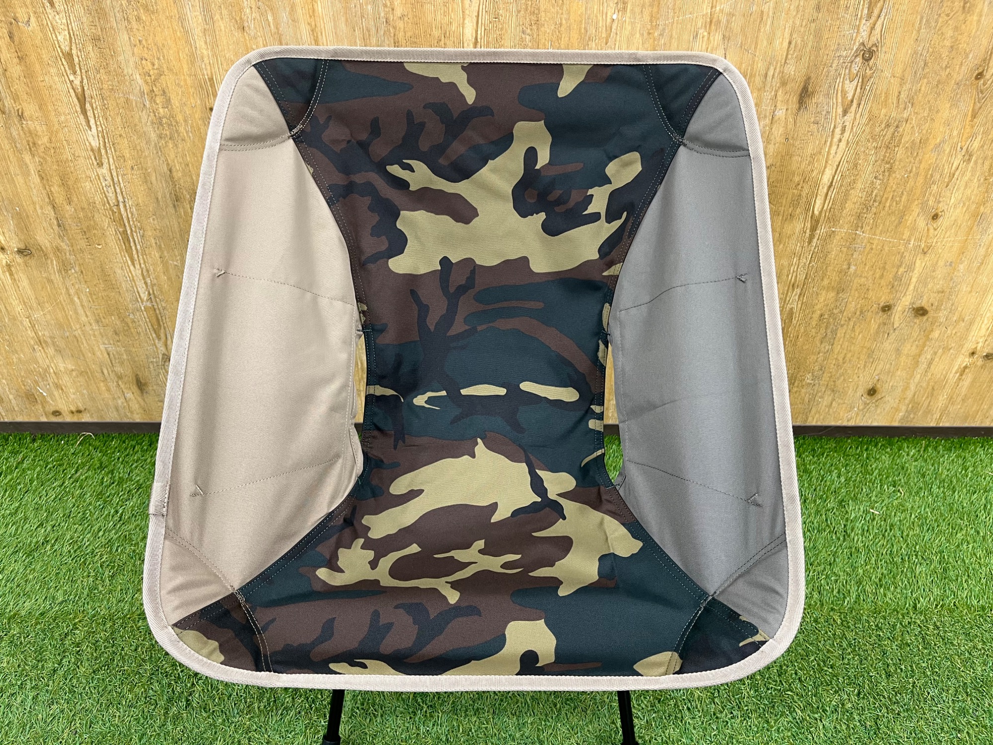 Carhartt × Helinox ヘリノックス テーブル 迷彩色 限定コラボ