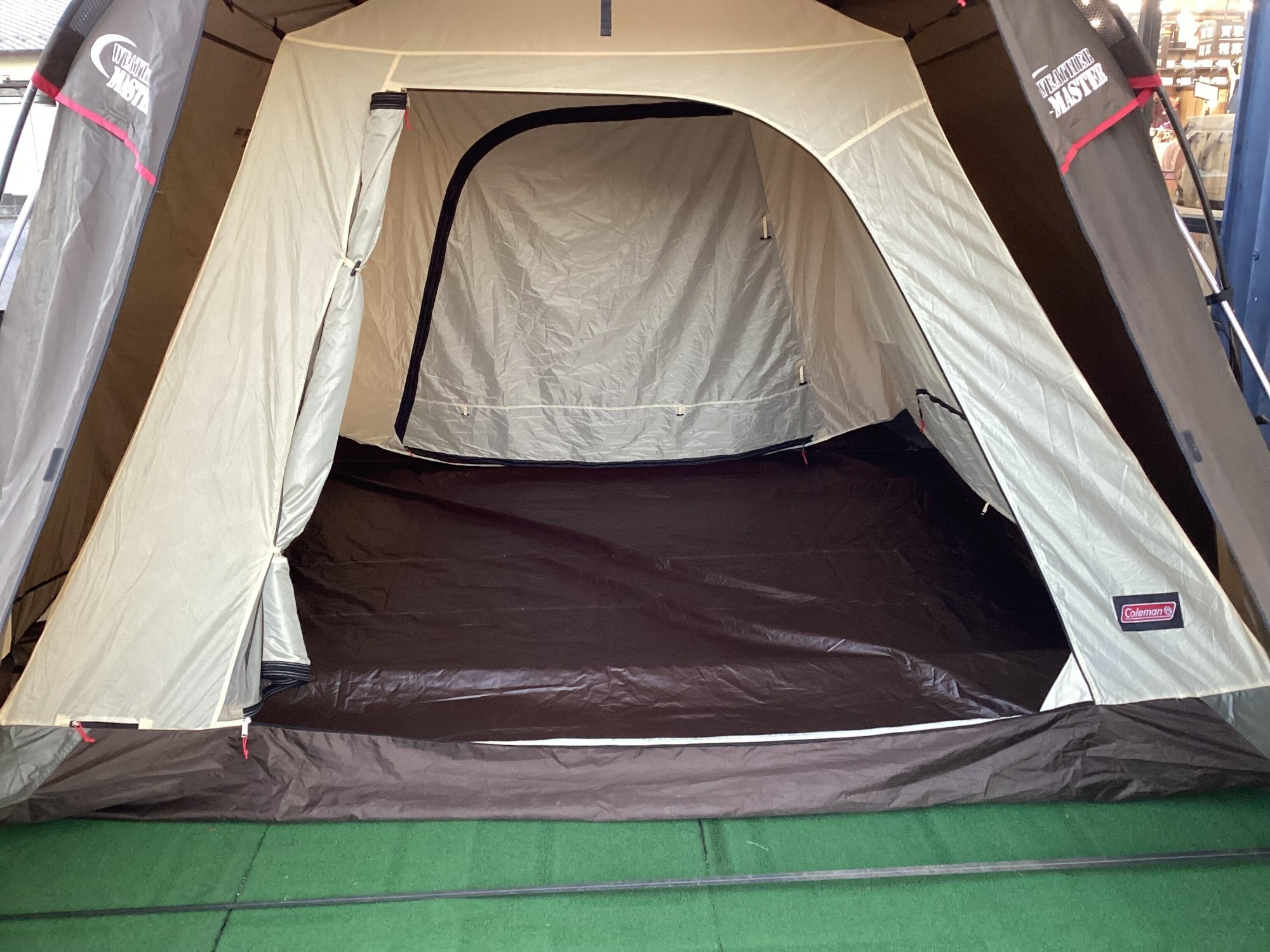 設営簡単で広々サイズ！コールマンのウェザーマスター4Sドームノトス