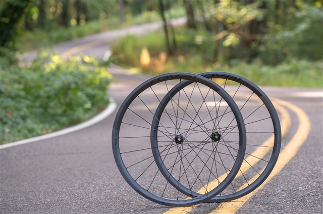 高いパフォーマンスをより多くのライダーに！Roval Alpinist CL