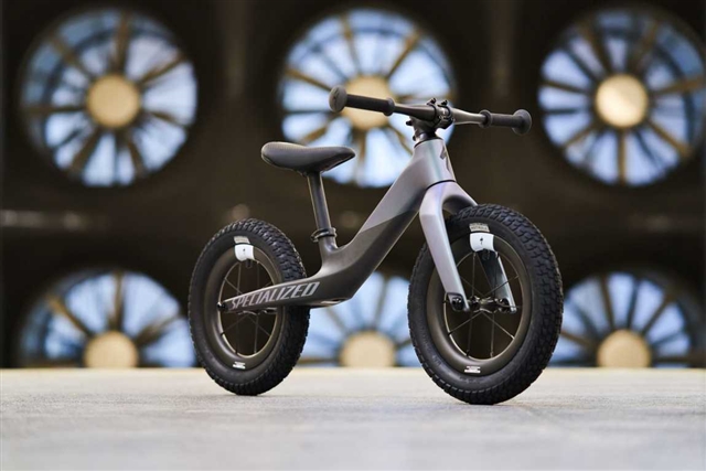 究極のファーストバイク Hotwalk Carbon 【2021年3月更新