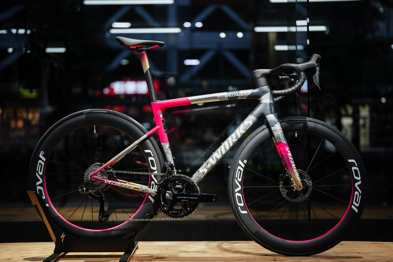 スペシャライズド創立50周年を記念したS-Works Tarmac SL8が登場