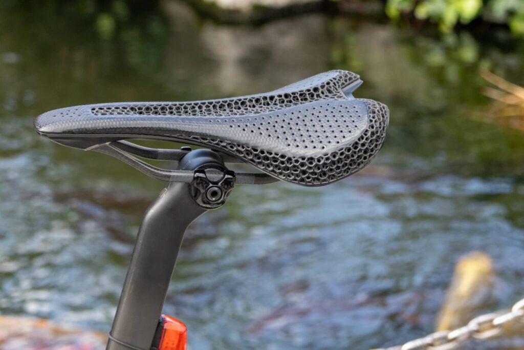 S-Works Phenom with MirrorはMirrorサドルの中で、どのような特徴な