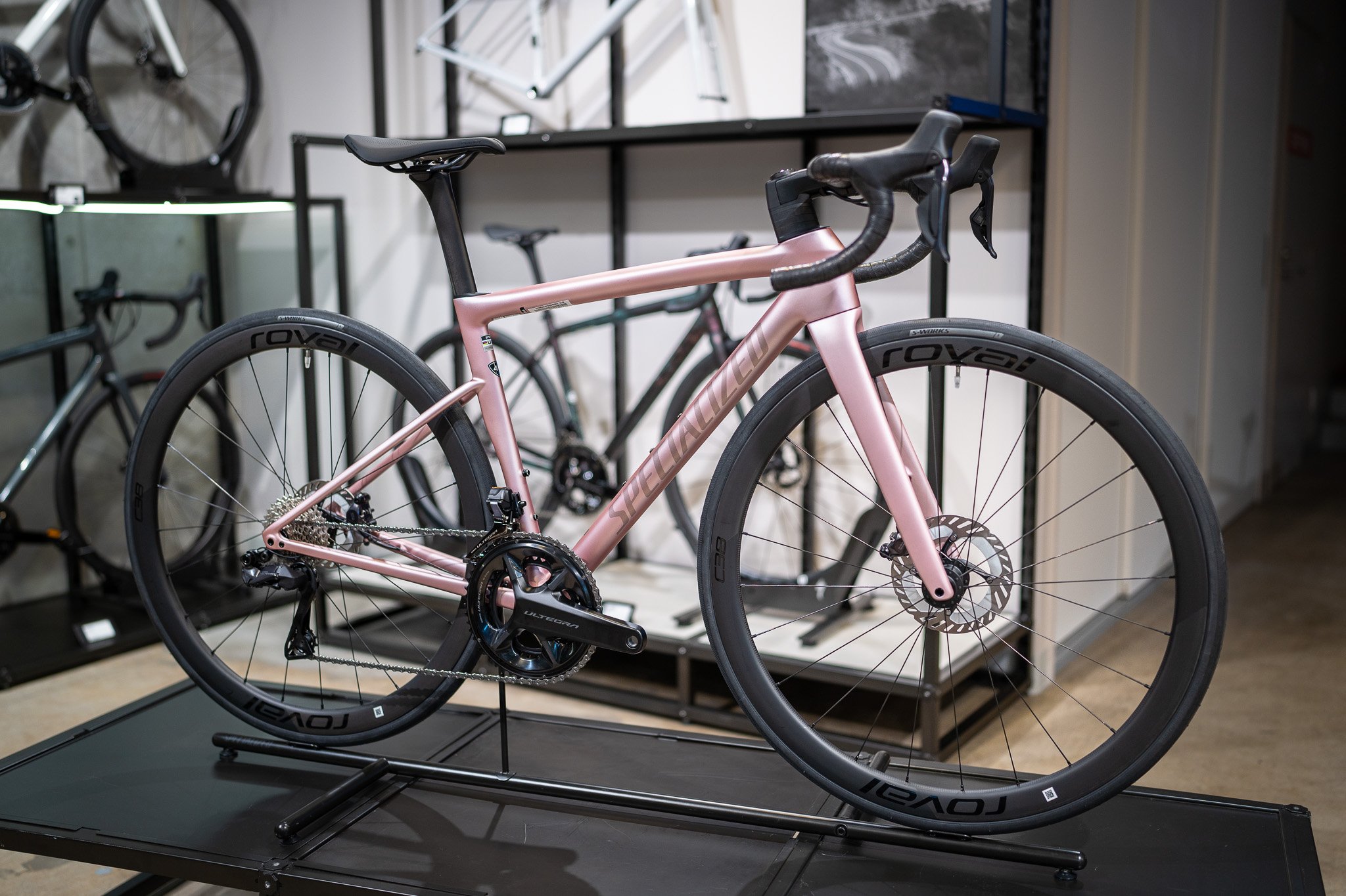 Tarmac SL8 ExpertにUltegra Di2搭載モデルが新登場