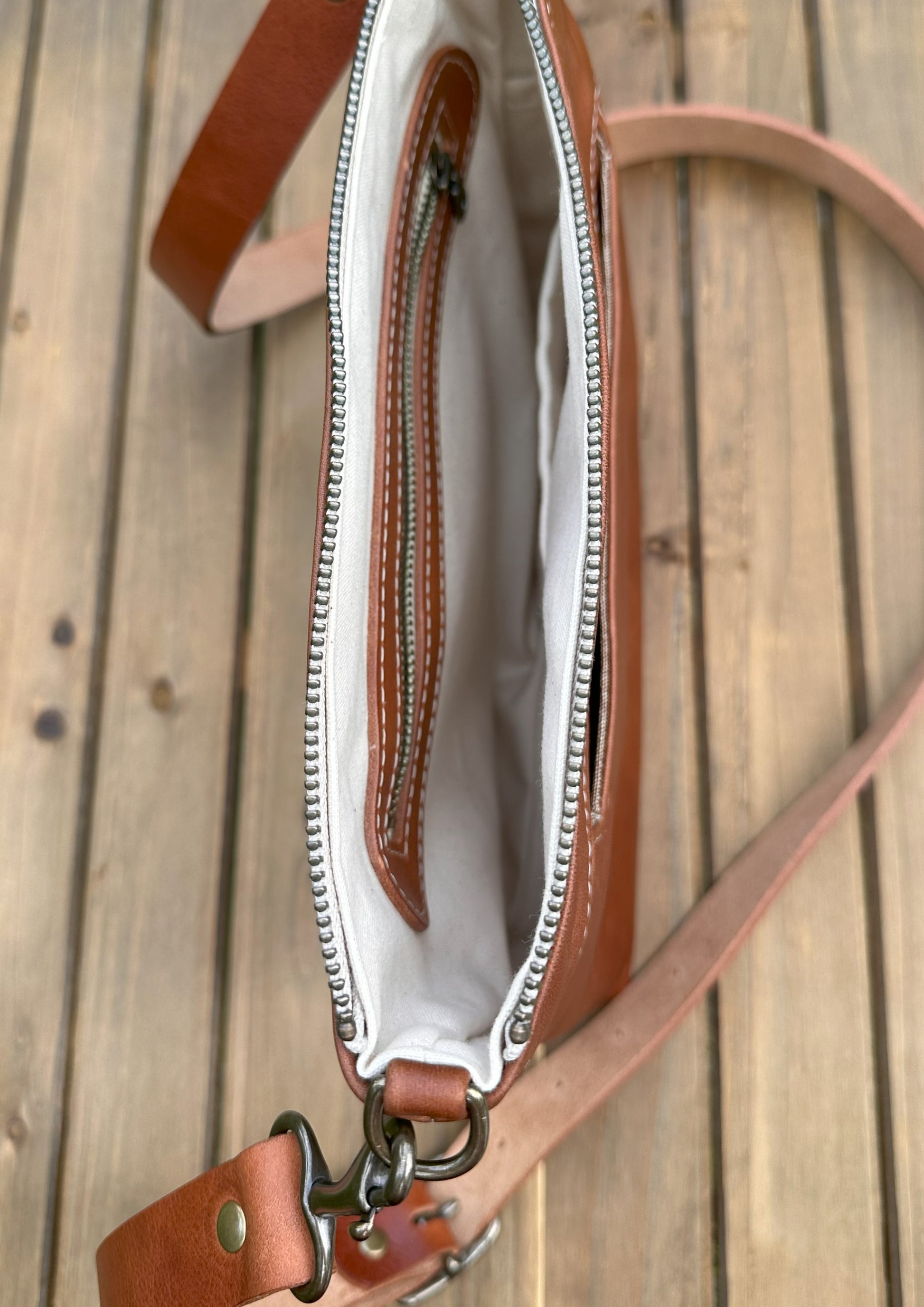 Leather Bayside Crossbody | Squires Canvas Creations
