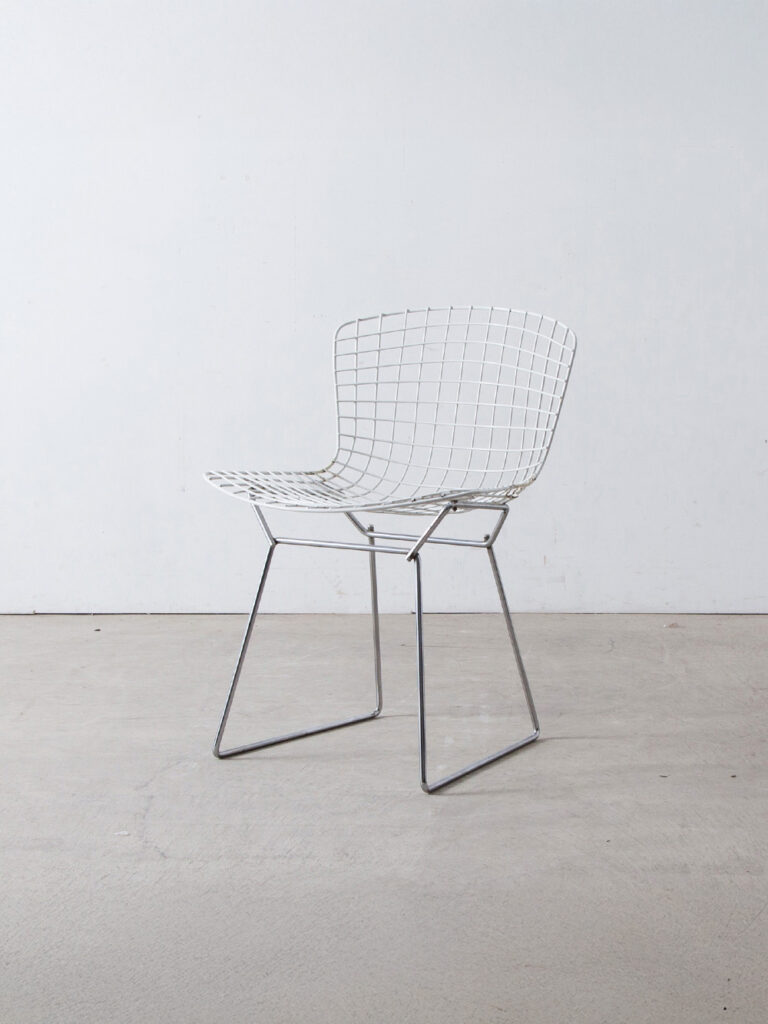 stoop | Harry Bertoia