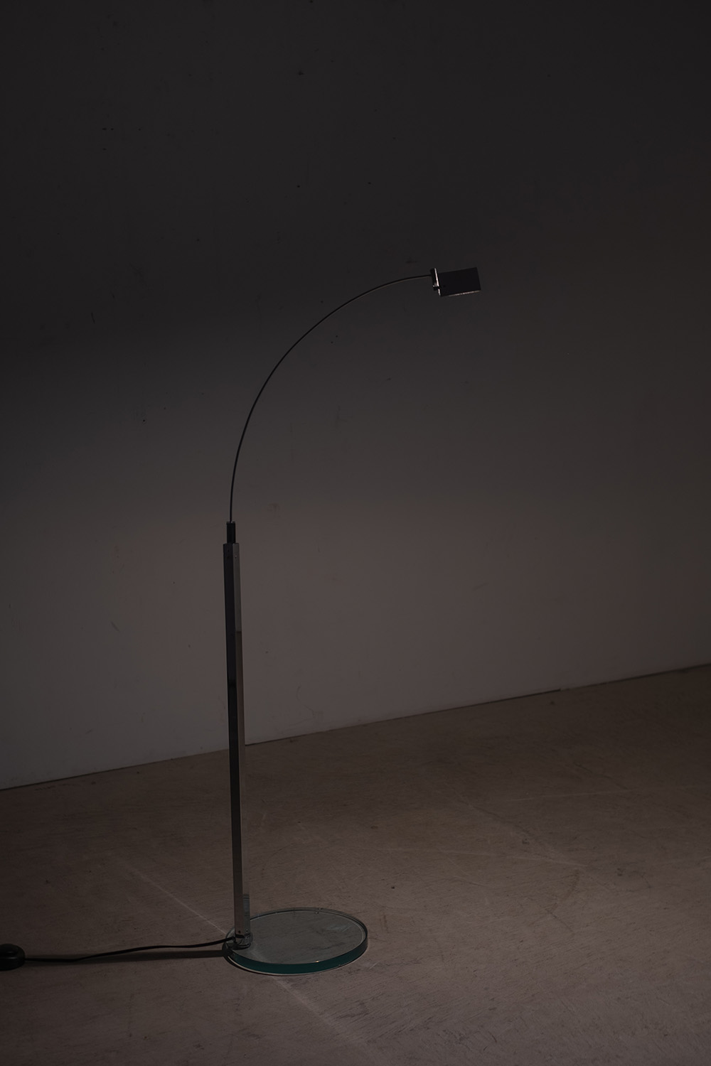 stoop | FELENA Floor Lamp by Alvaro Siza for FontanaArte