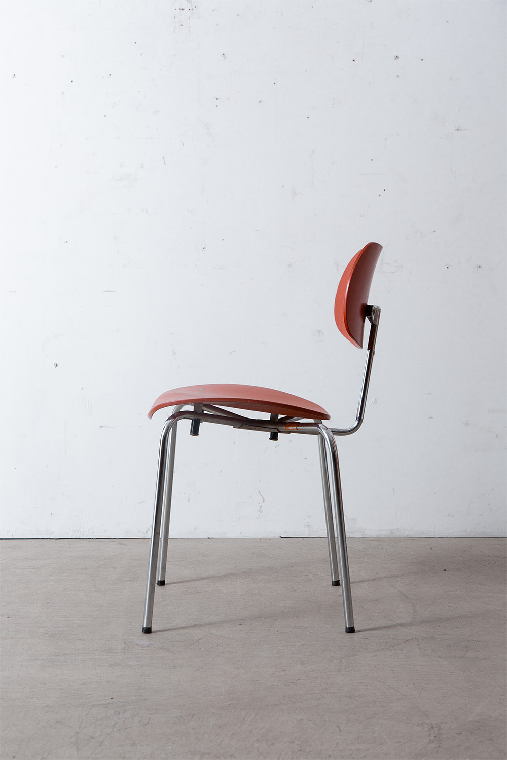 stoop | 'SE 68' Stacking Chair by Egon Eiermann for Wilde + Spieth