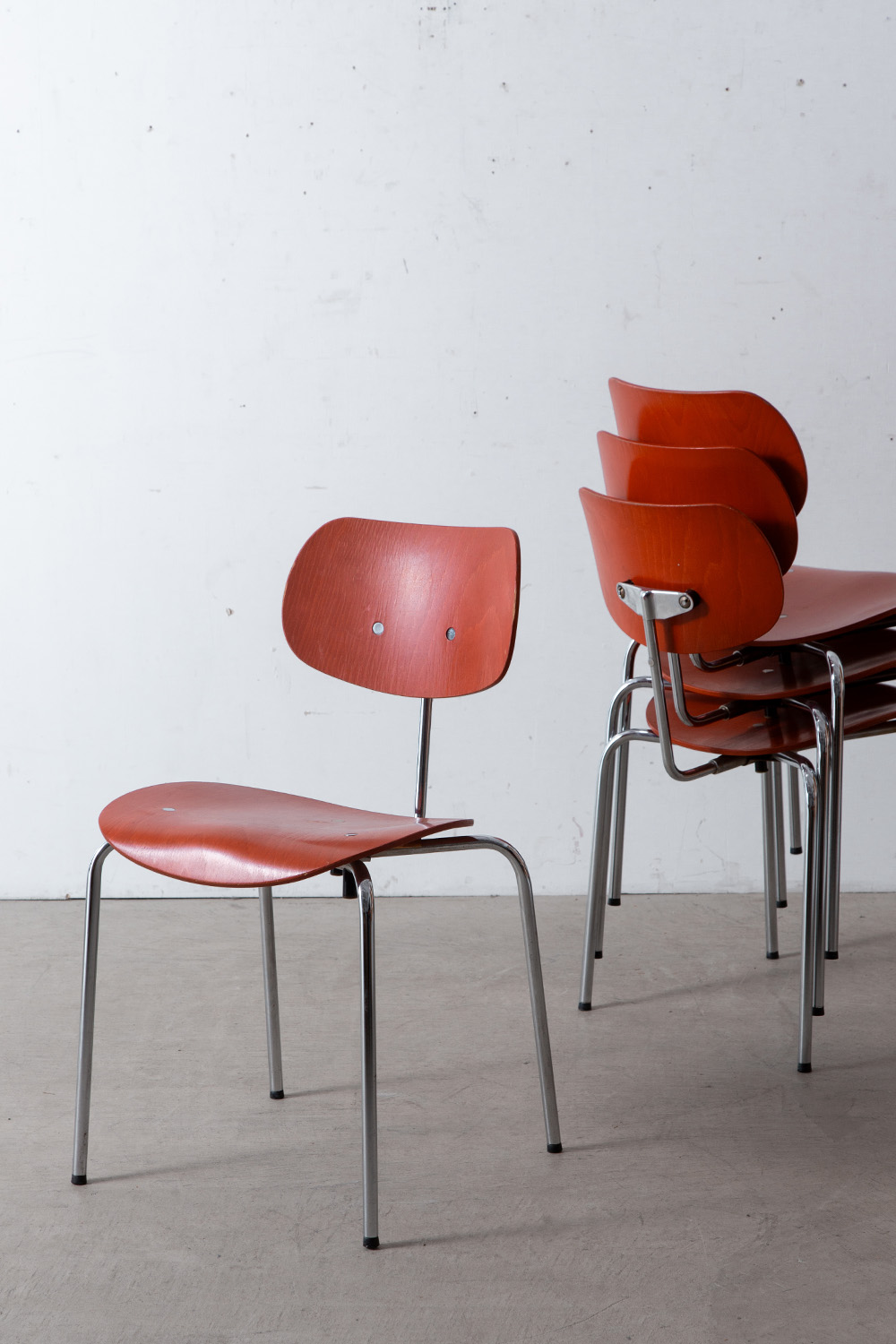 stoop | 'SE 68' Stacking Chair by Egon Eiermann for Wilde + Spieth