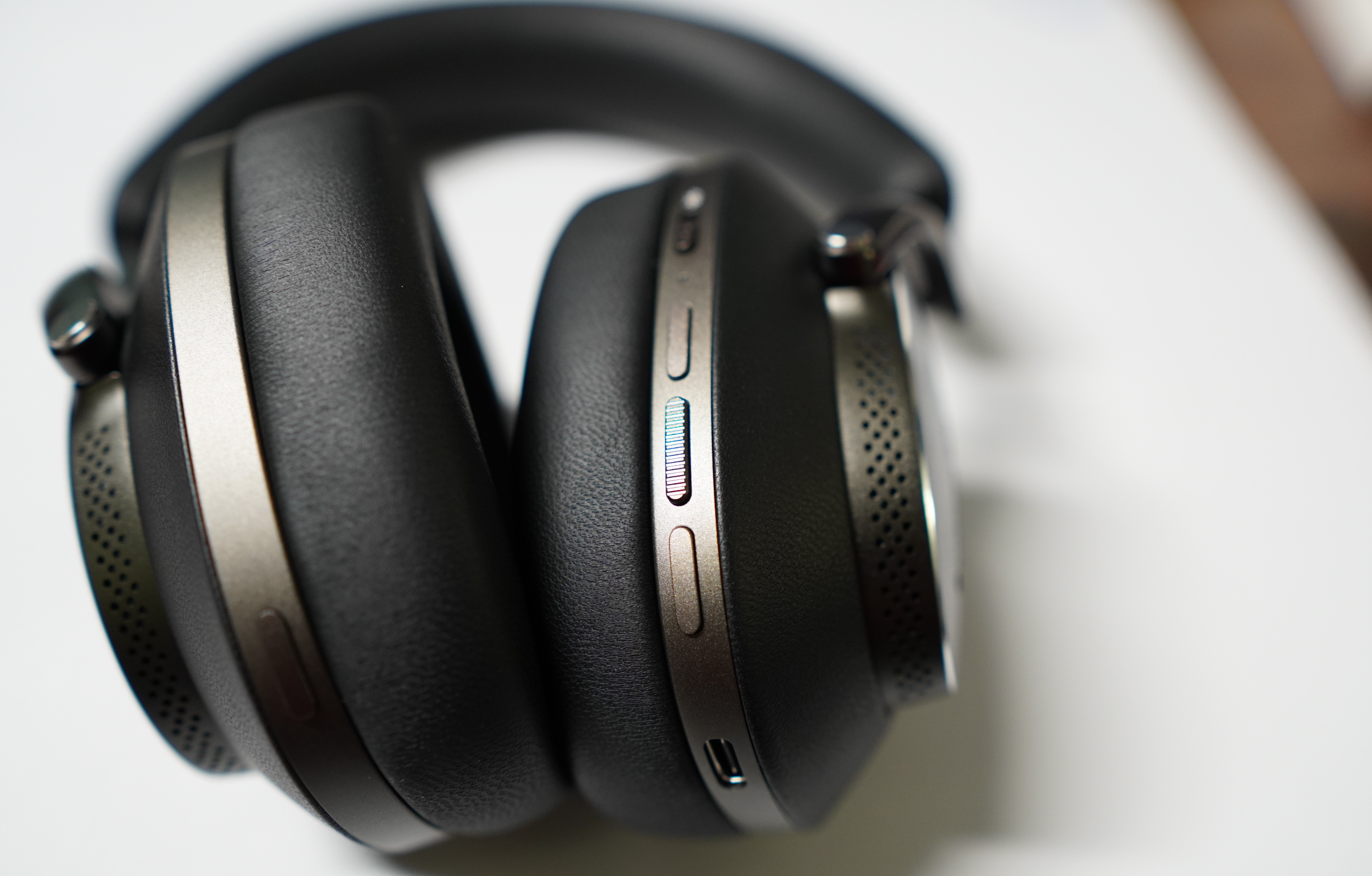 Bowers & Wilkins Px8 | Pure Listening Bliss for a Luxurious Price
