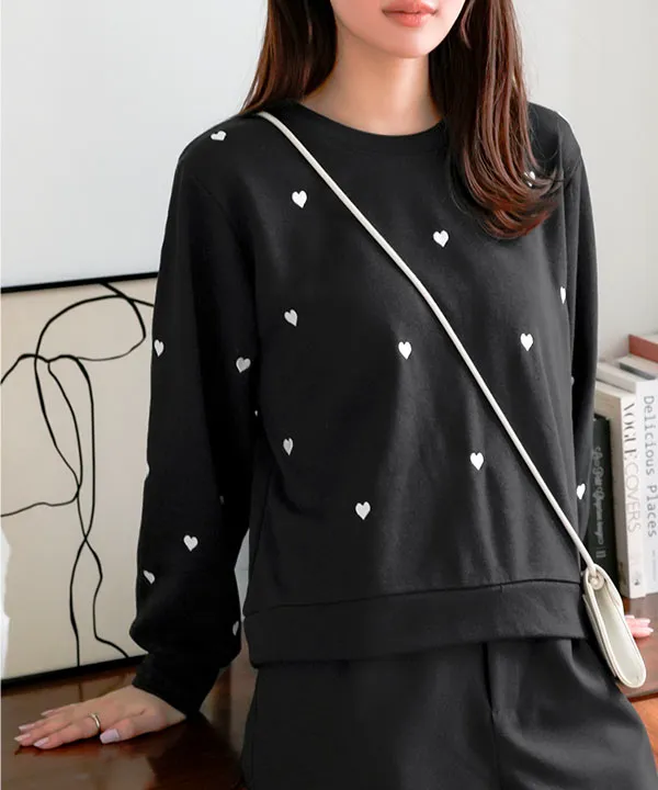 ハート刺繍スウェット [C7084] | トップス全品送料無料！2/20(金)18:00