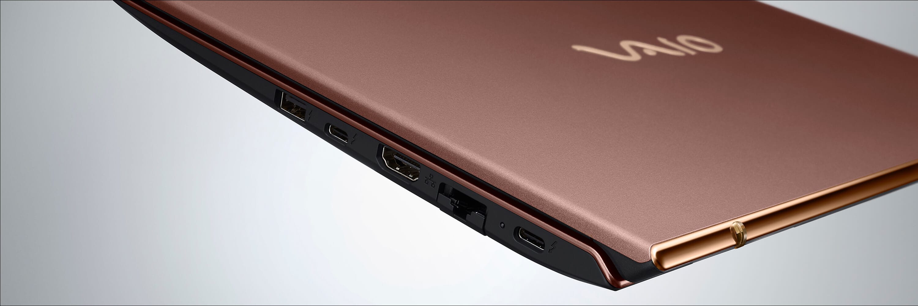 美品】高性能i5＆爆速SSD/メモリ8GB✨カメラ バイオ 軽量パソコンPC