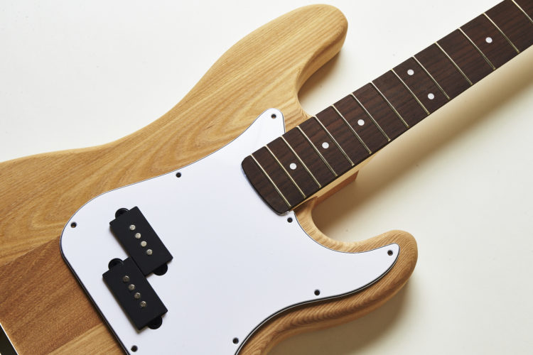 売切中】プレシジョンベース タイプ DIYキット（アッシュボディ