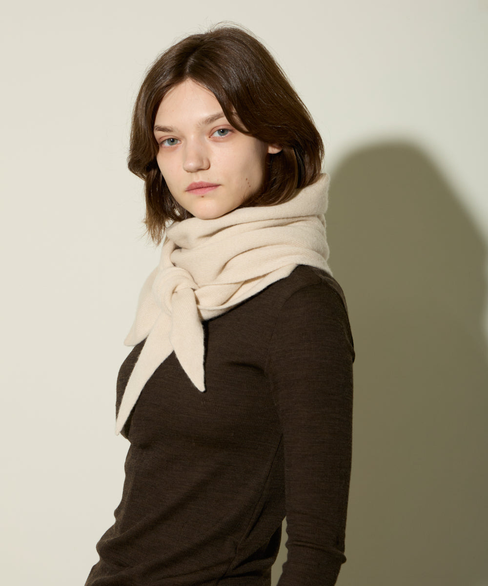 ASAUCE MELER | シームレス トライアングル ニットストール - アマン