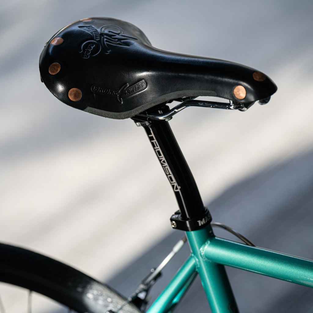 BROOKS ブルックス× バンズ コラボサドル 世界限定500個 【公式通販】