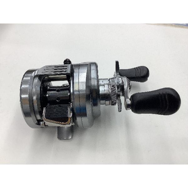 中古品】 シマノ 19 カルカッタコンクエスト DC 200: 中古