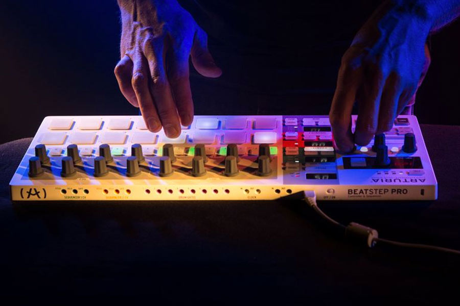 Arturia Beatstep Pro Controller and Sequencer – DJ TechTools
