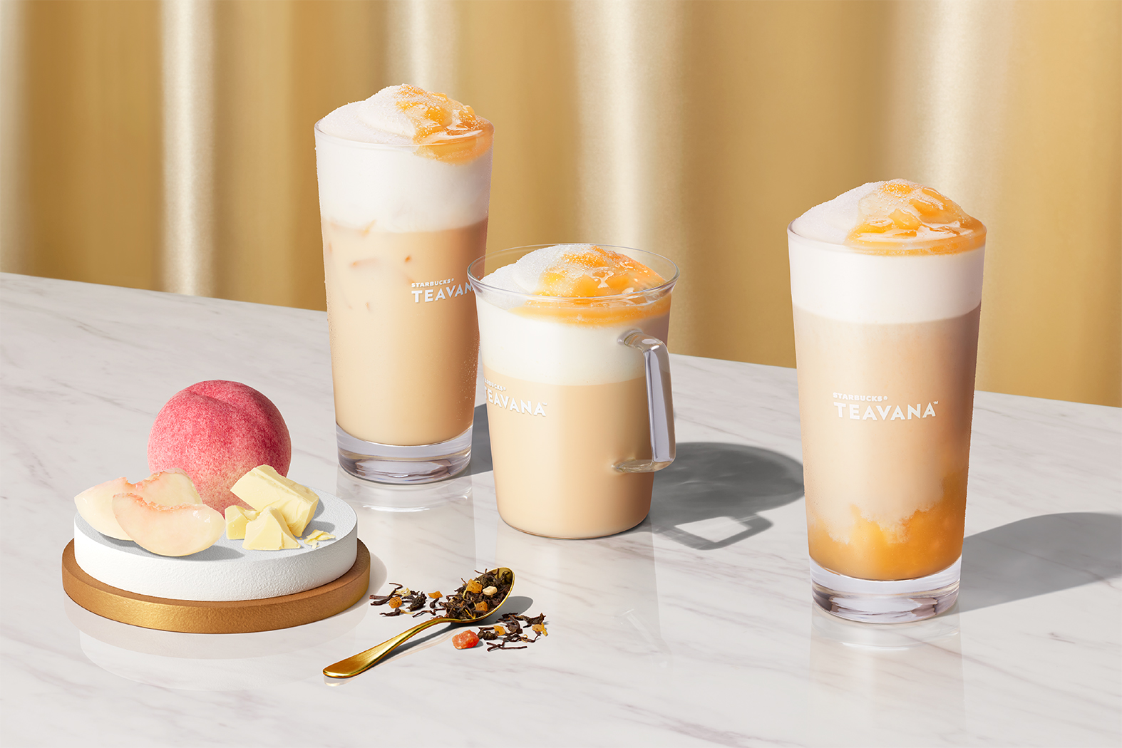 ティーを楽しむ「スターバックス ティー & カフェ」から、ホワイト