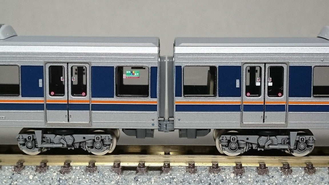 TOMIX 207系1000番台（新塗装） 床下・室内・パンタ塗装 | 模型工房K-702