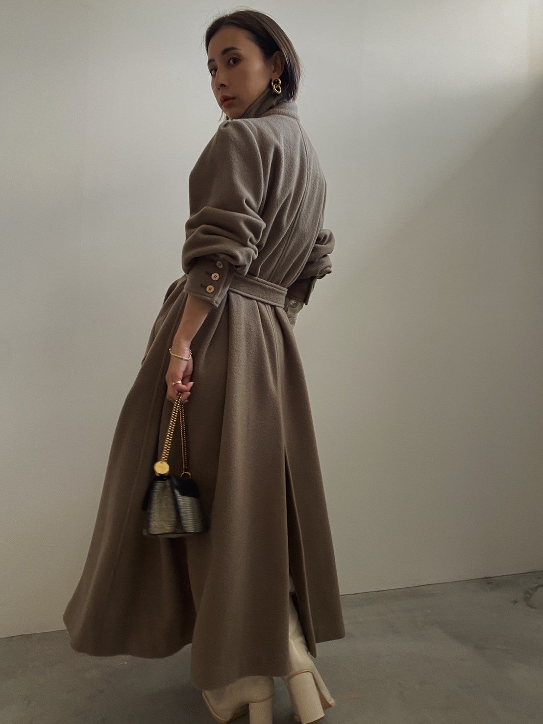 大人気のPOOFY FLARE LONG COATが緊急再販売決定♡ | 黒石奈央子