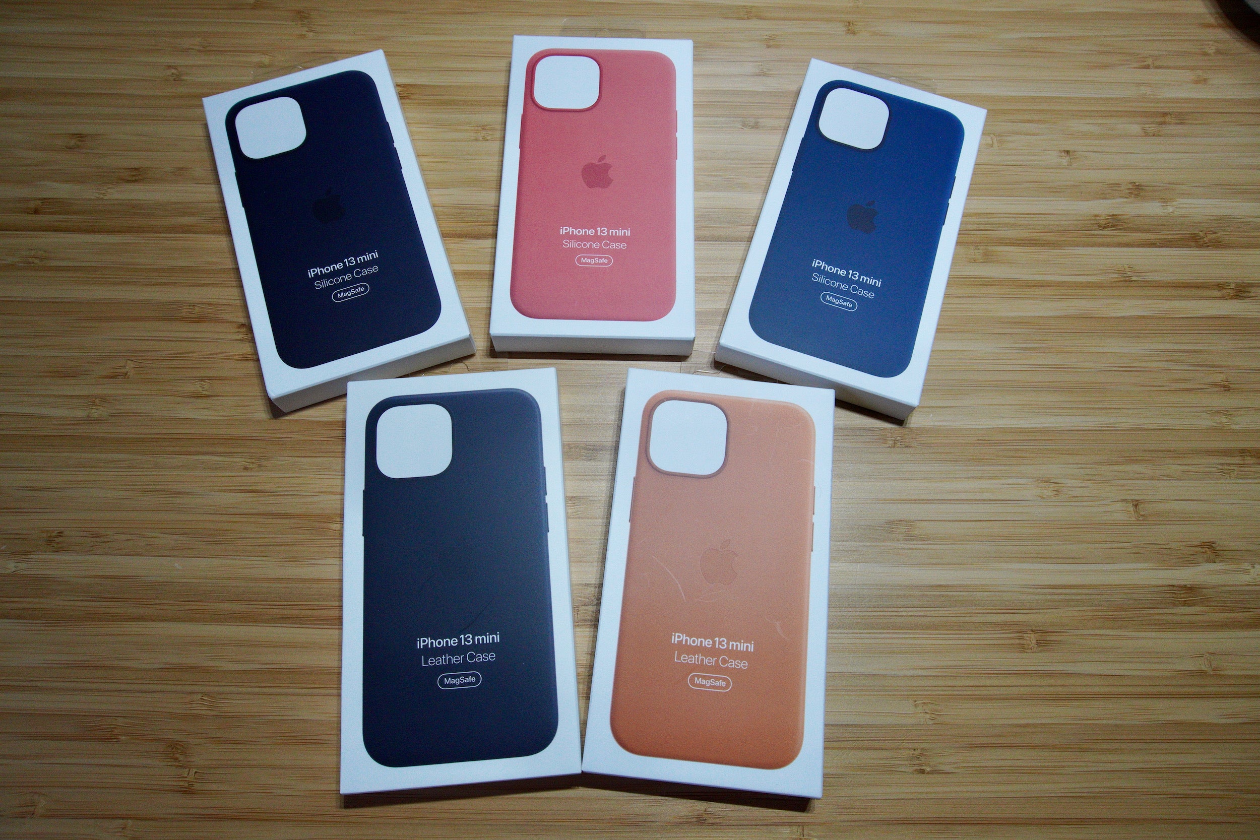 新品未開封 アップル純正 iPhone 13 mini レザーケース 新品未開封の
