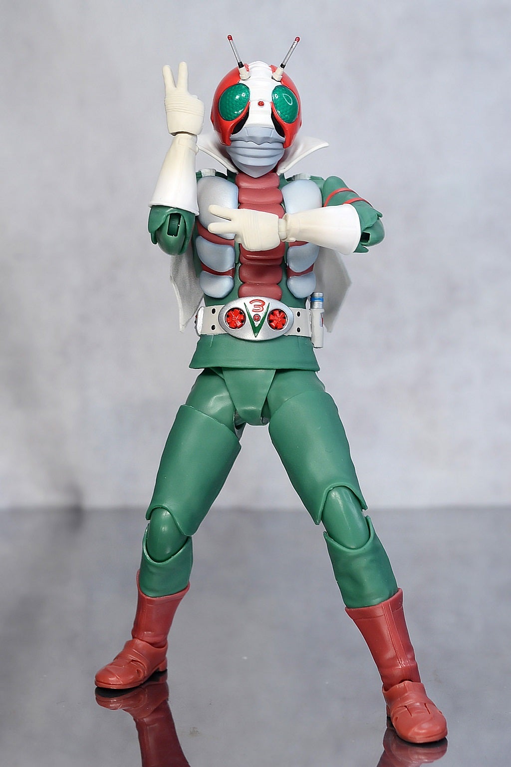 S.H.Figuarts（真骨彫製法） 仮面ライダーV3 レビュー | @in's Hobby Room
