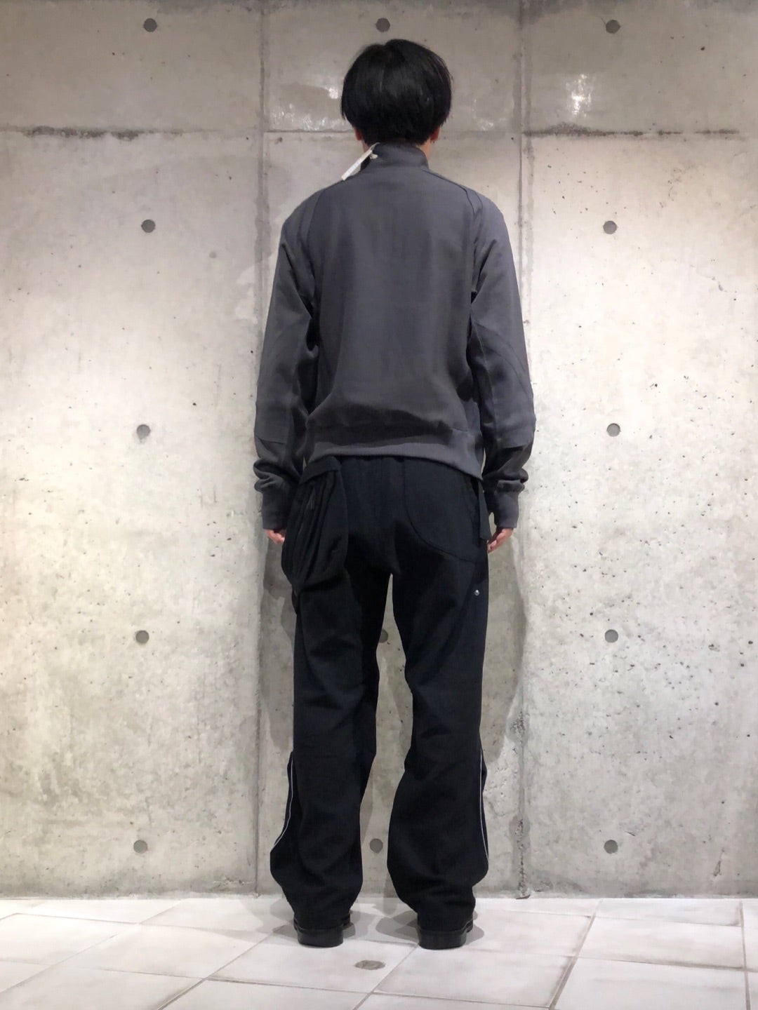 JIAN YE SOLID ZIP TOP CHARCOAL | ragazzo cultura
