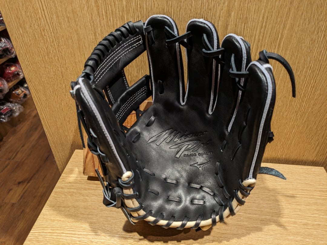 ミズノプロ】東京ヤクルトスワローズ：長岡秀樹選手モデルの内野手