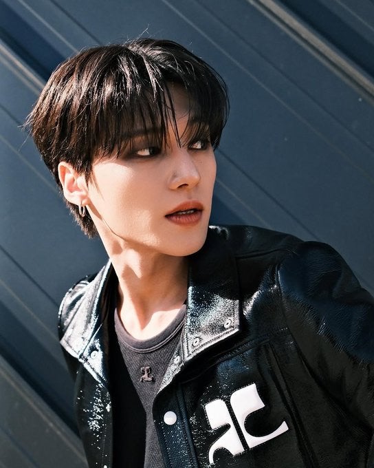 ATEEZ ウヨン【Courreges】 | ATEEZ 航海日誌⚓️