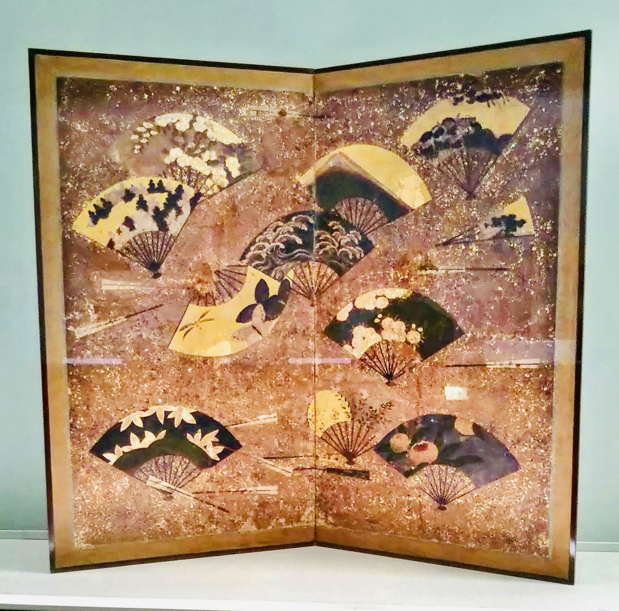 伝俵屋宗達 重要美術品《扇面散図屏風》 江戸時代 17世紀 ＠東京国立