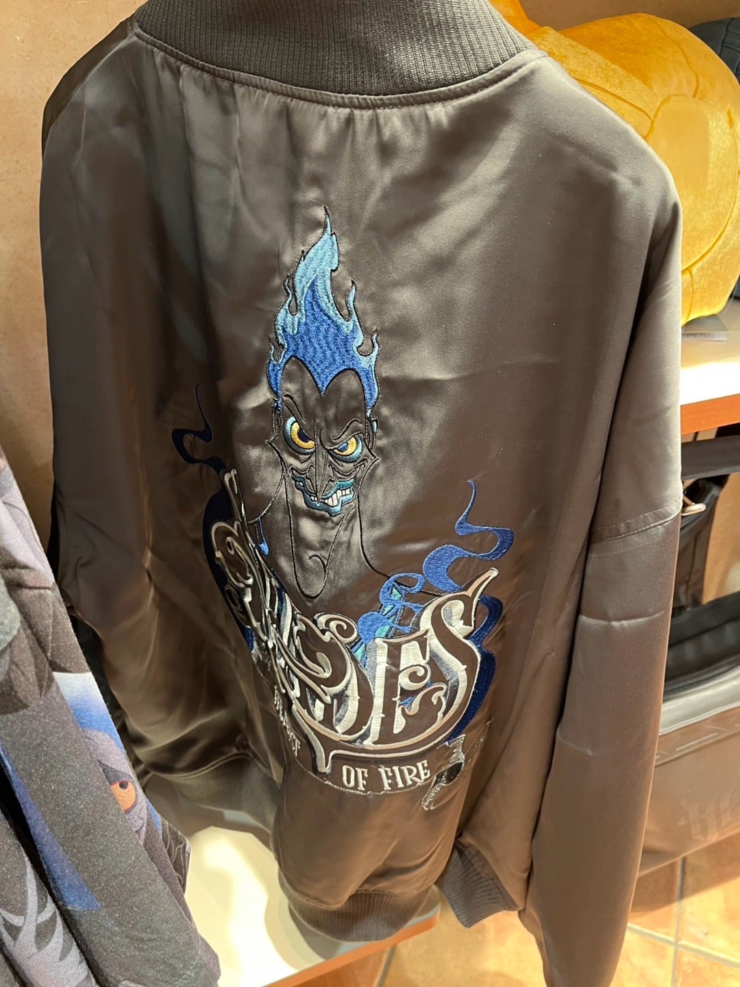 新品！ディズニーストア ハデス ブルゾン グレー DISNEY VILLAINS 新品