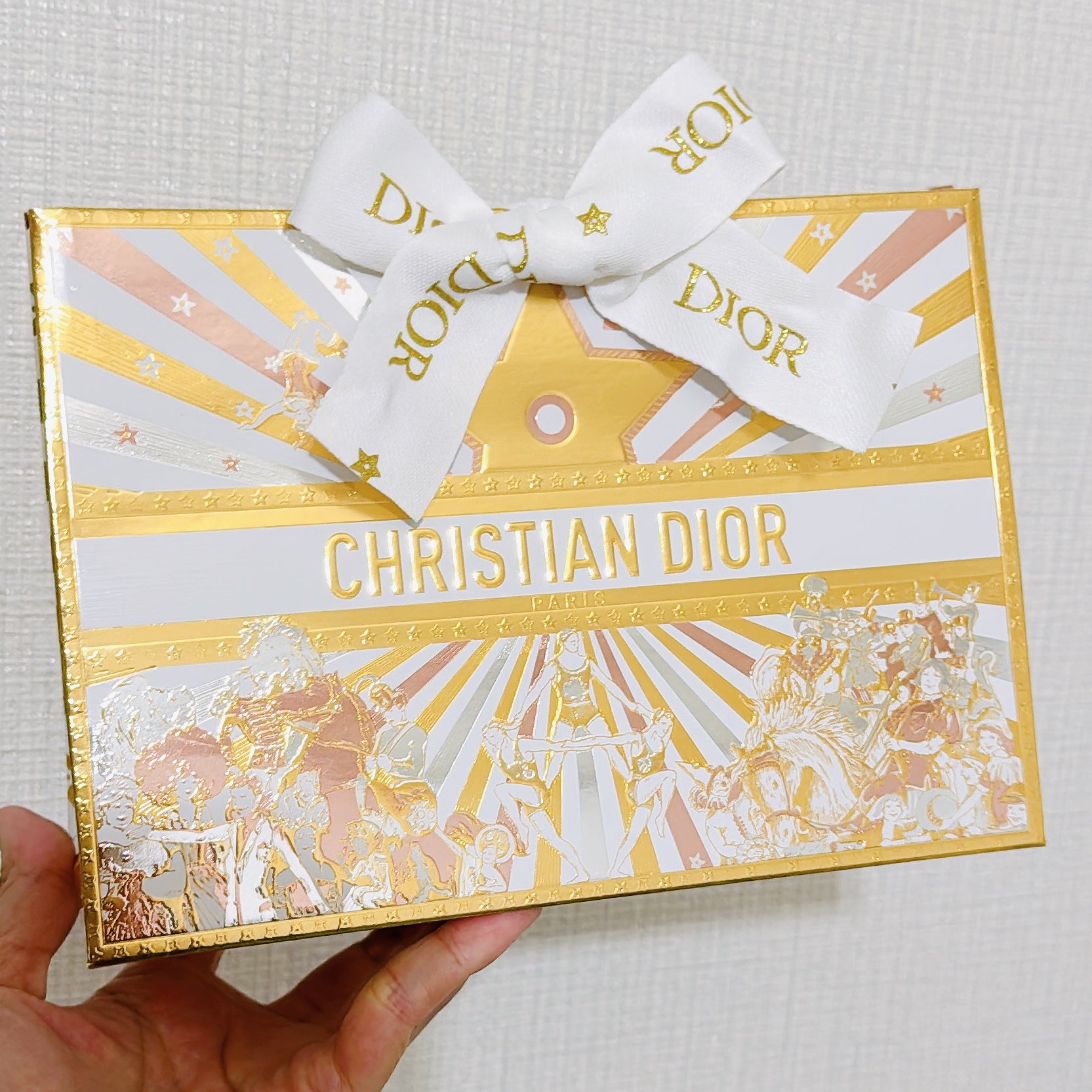 DIORクリスマスコフレ2025在庫まだある？ホリデー限定アイテム再