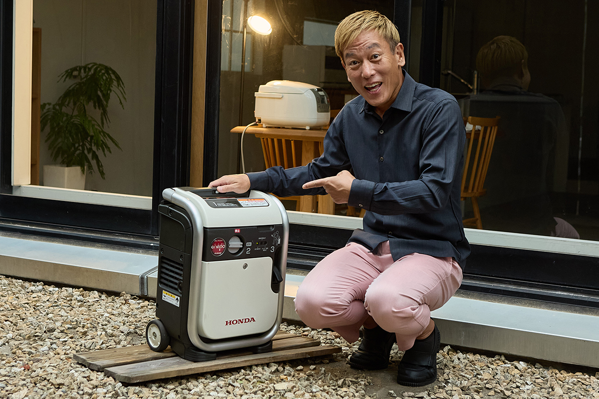 いつものカセットボンベだけで手軽に発電可能。ホンダの発電機「エネポ