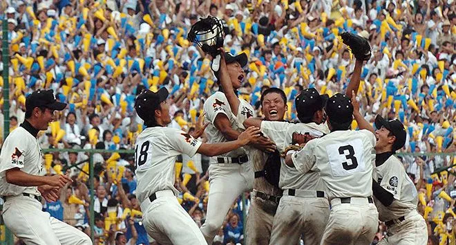 2004年夏の甲子園＞最終日 駒苫優勝 大旗初の海峡越え＝2004年08月