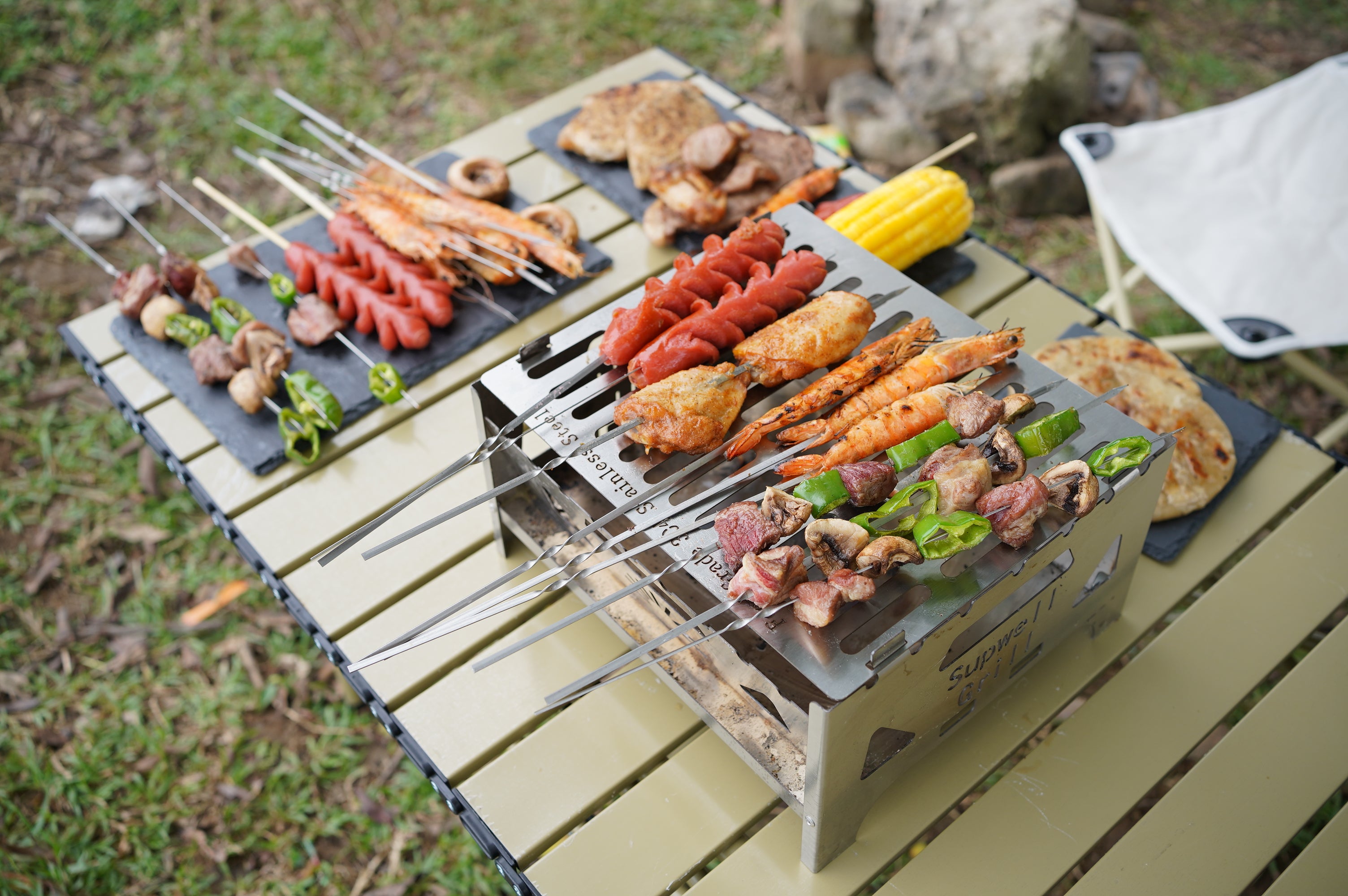 一台多役！家族でも1人でも、キャンプに最適コンパクト収納BBQ・焚き火