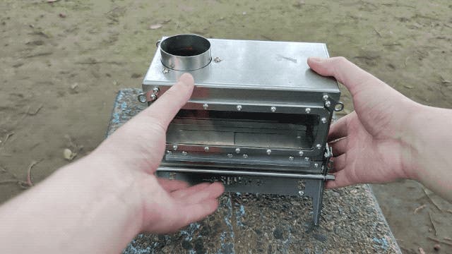 持ち運び楽々！デザイン性も実用性も極めたミニ薪ストーブで新たな