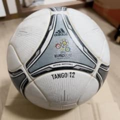アディダス tango12 タンゴ12 ユーロ2012公式試合球 ジャブラニx