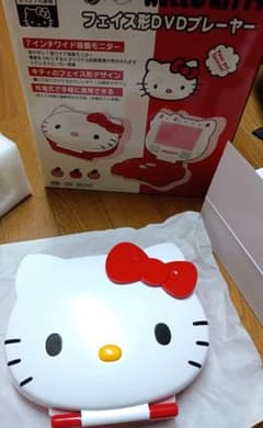 美品 限定 ハローキティーフェイス型DVDプレーヤー サンリオ正規品