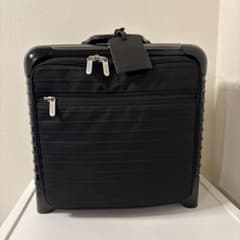 リモワ サルサデラックス 23L 機内持ち込み 4輪 TSAロック 前面