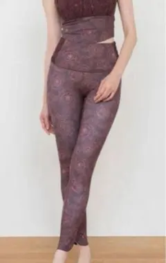 2026年最新】ブルーミングフラワーレギンスの人気アイテム - メルカリ