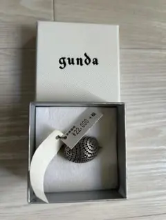 gunda HYDE着 Peacock PI ピーコックフェザー クロス ピアス 2025年