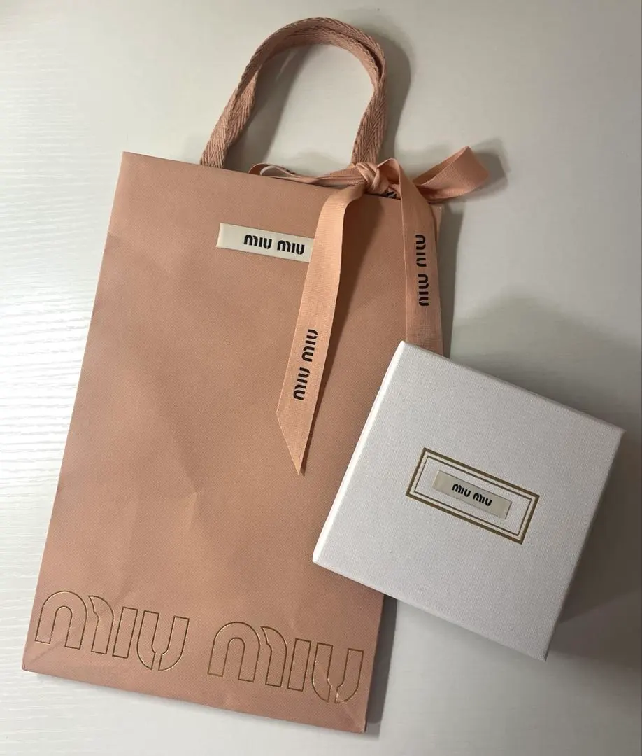 新品未使用品miu miu バーヘアピン 保存袋付き