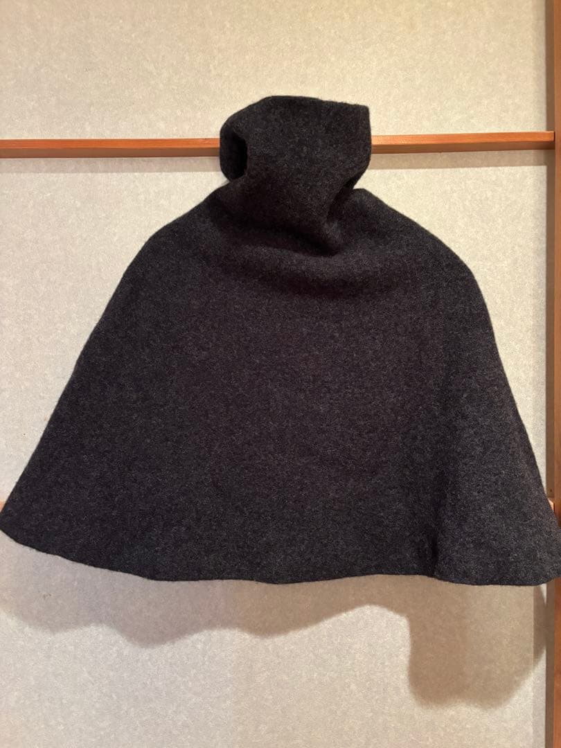 cecilie telle セシルテレ ハイネックポンチョ　美品 定価3.1万】セシルテレ cecilie telle *PONCHO HIGHT NECK*ブラック