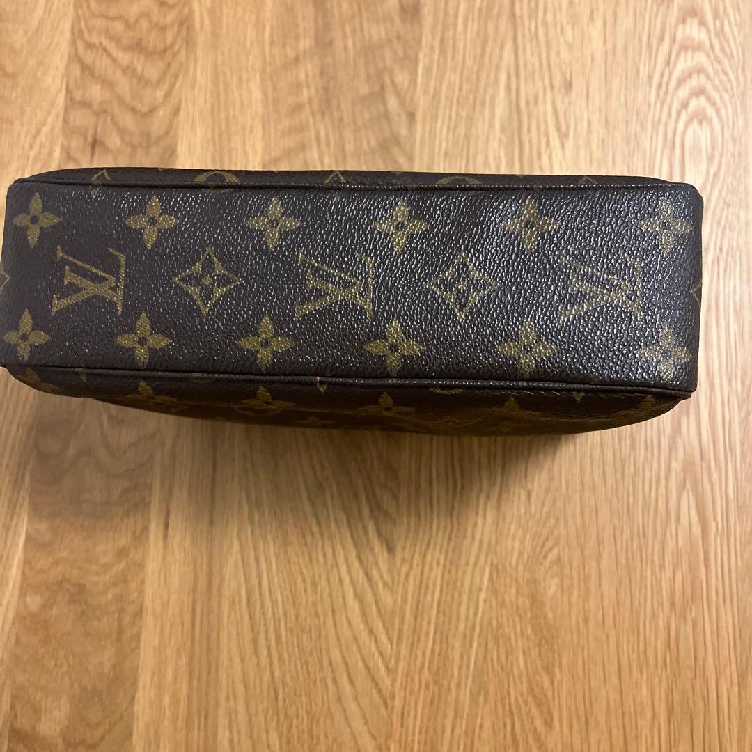 ルイヴィトン モノグラム ポーチ セカンドバッグ トゥルース